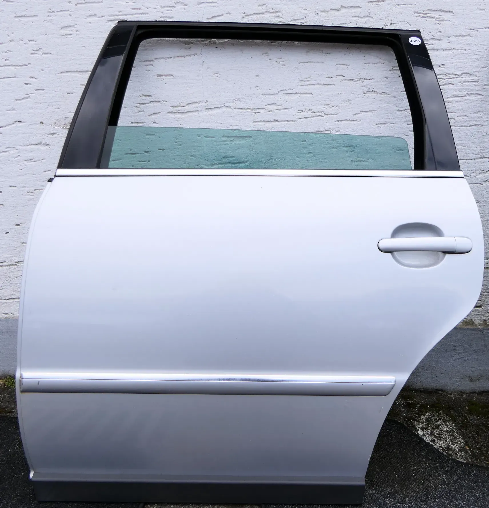 VW Passat 3B 3BG Kombi Variant Tür hinten links silber LA7W mit Anbauteilen - Bild 1
