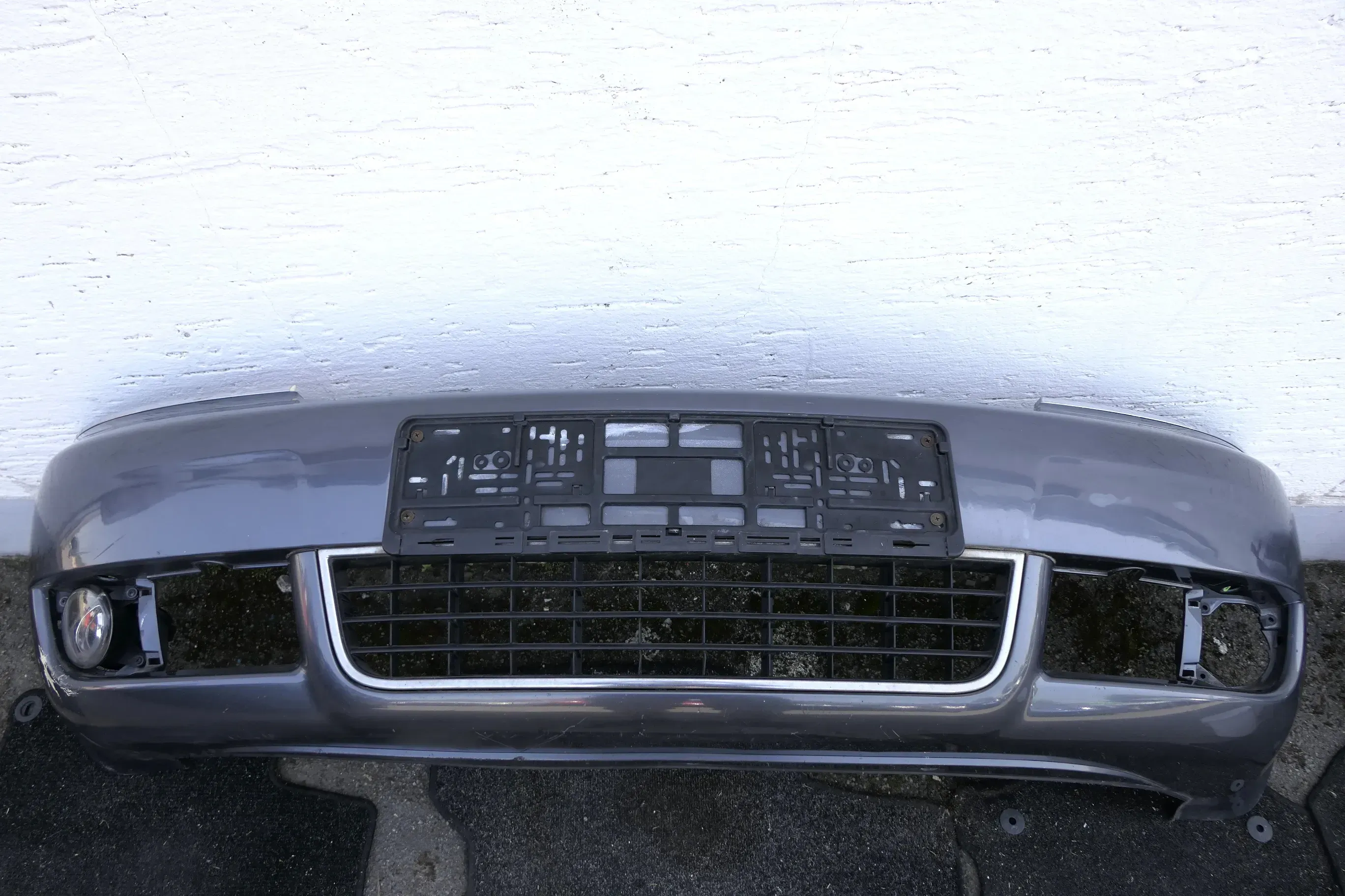 Audi A6 4B Frontstoßstange Stoßstange vorn vorne Stoßfänger grau Facelift - Bild 1