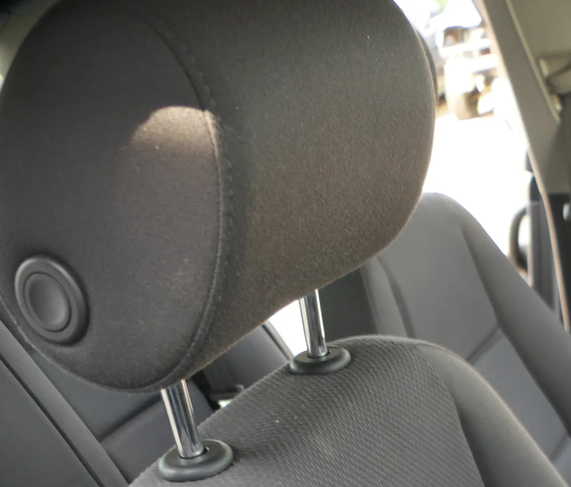 Audi A4 B6 8E Kopfstütze vorne rechts schwarz / soul vorn 8E0881902J - Bild 1