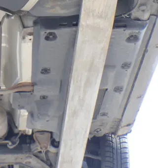 VW Polo 9N 6R Unterbodenverkleidung Verkleidung rechts unte Abdeckung 6Q0825202M - Bild 1
