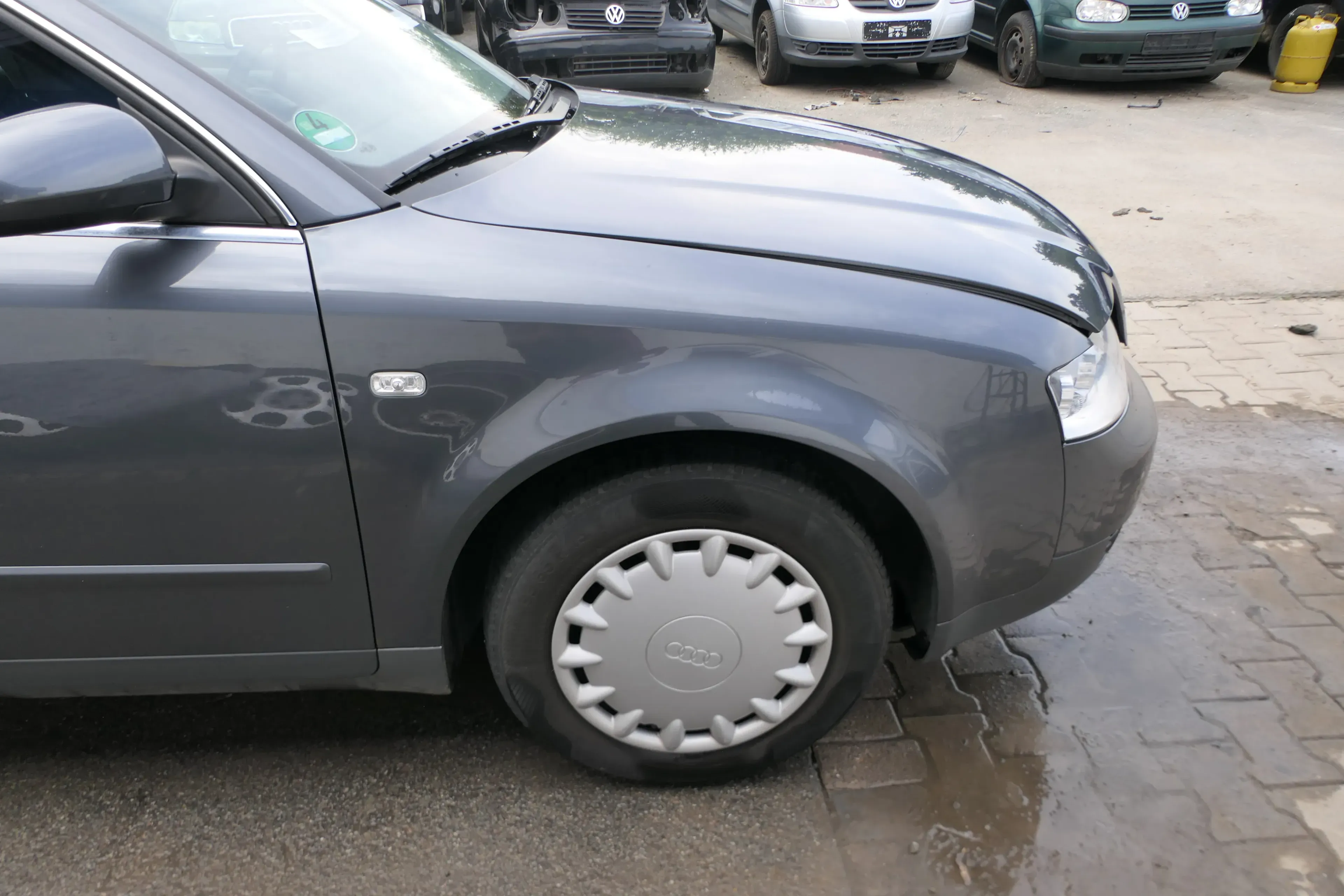Audi A4 8E B6 Kotflügel vorne rechts grau LX7Z - Bild 1