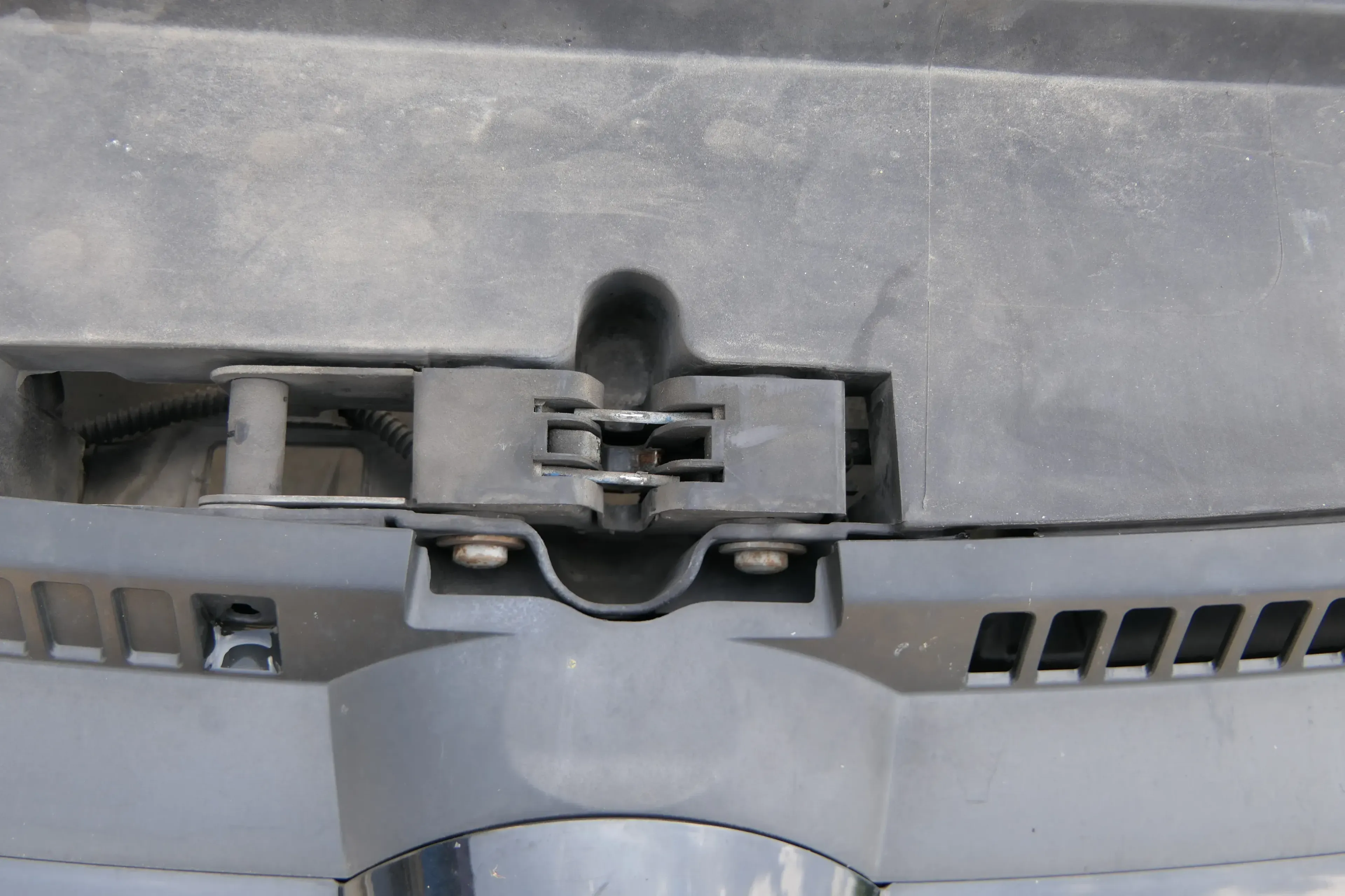 VW Golf Plus 5M Motorhaube Motorhaubenschloß Schloß Klappenschloß vorn - Bild 1