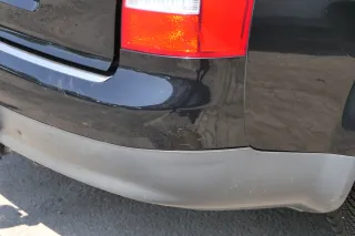 Audi A4 8E B6 Kombi Avant Stoßstange hinten mit Spoiler schwarz LY9B - Bild 16