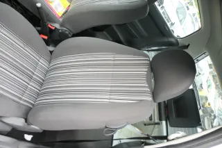 VW Fox Sitz Fahrersitz vorne links OHNEAirbag höhenverstellbar - Bild 2
