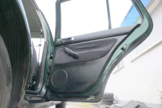 1x VW Golf 4 1J Limousine Türverkleidung Verkleidung Tür hinten rechts schwarz - Bild 3