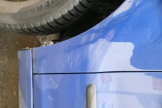VW Fox Kotflügel vorne links blau LL5M - Bild 2