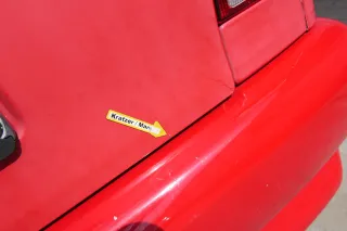 VW Polo 6N Heckklappe Klappe hinten Kofferraumklappe mit Scheibe rot LP3G - Bild 10