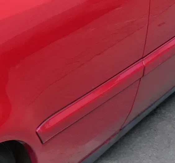 Golf 3 1H Leiste Zierleiste Seite hinten rechts rot LP3G 2/3-Türer lackier - Bild 1