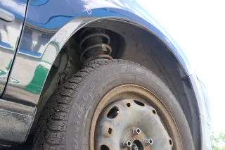 VW Fox 5Z Kotflügel vorne rechts schwarz L041 - Bild 2