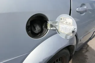 Audi A2 8Z Tankdeckel Klappe Tankklappe Deckel Tank LY7R blau türkis grün krista - Bild 2