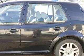 VW Golf 4 Limousine Tür hinten links schwarz LC9Z blackmagic (KEINkombi) - Bild 1
