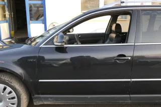 VW Passat 3B 3BG Kombi + Limo Tür vorne links Fahrertür schwarz LC9Z black mag - Bild 1