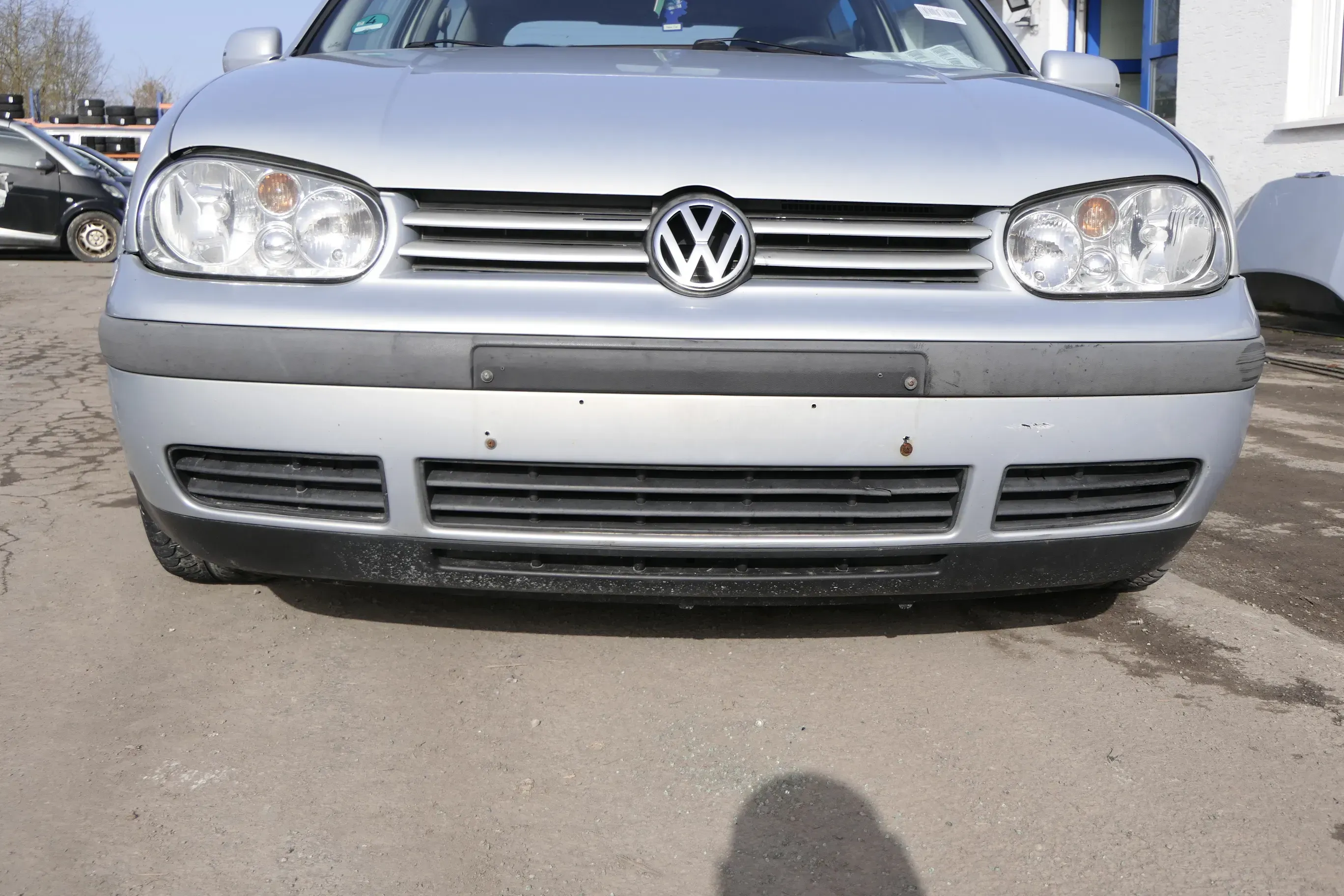 VW Golf 4 Stoßstange vorne Stoßfänger vorn vorne silber LB7Z satinsilber - Bild 1