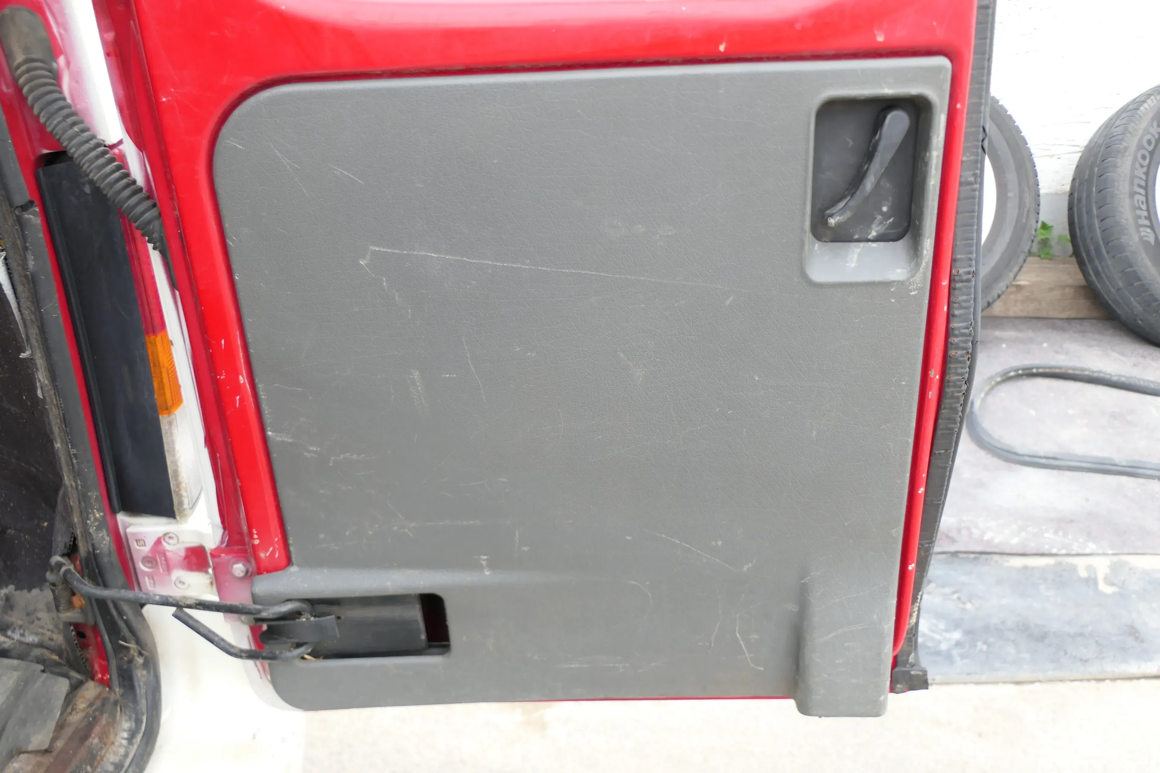 VW Caddy Inca 9K Abdeckung Verkleidung Kofferraum hinten links Tür - Bild 1