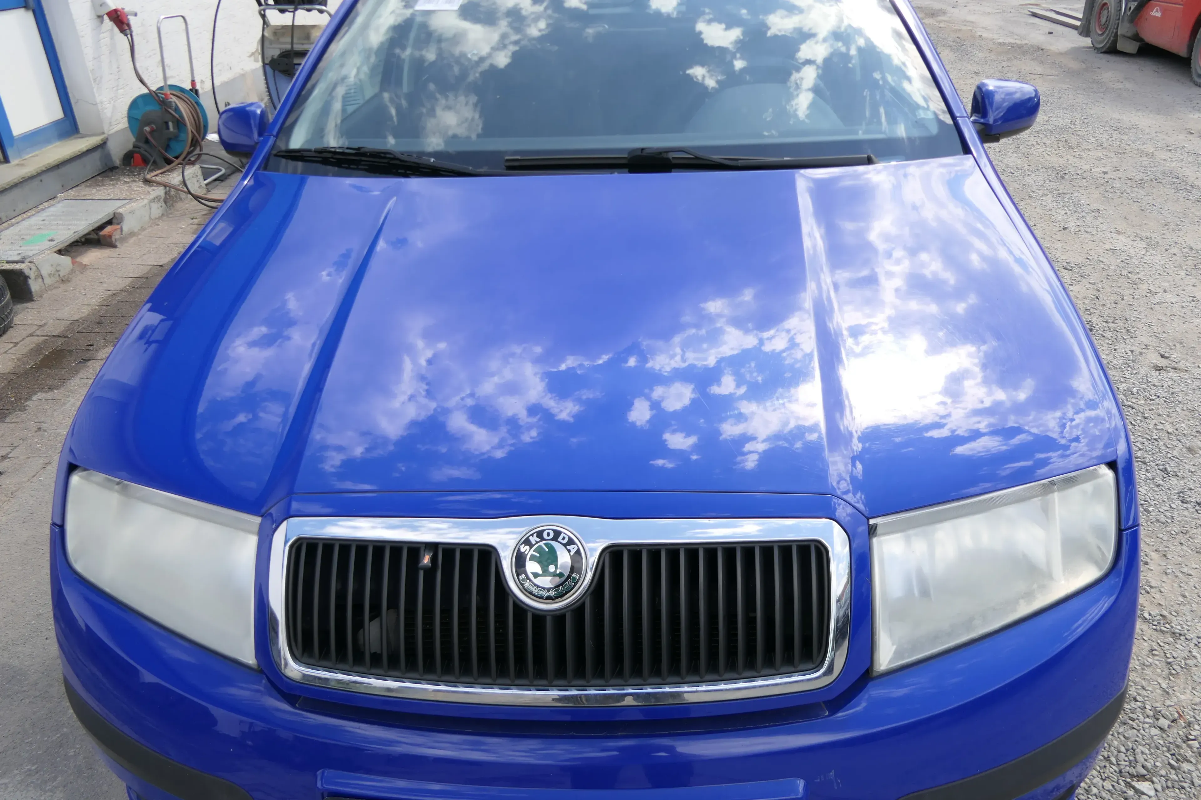 Skoda Fabia 6Y Motorhaube Klappe vorne blau LF5K mit Grill vorn - Bild 1