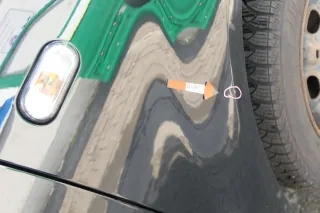 VW Fox 5Z Kotflügel vorne rechts schwarz L041 - Bild 3