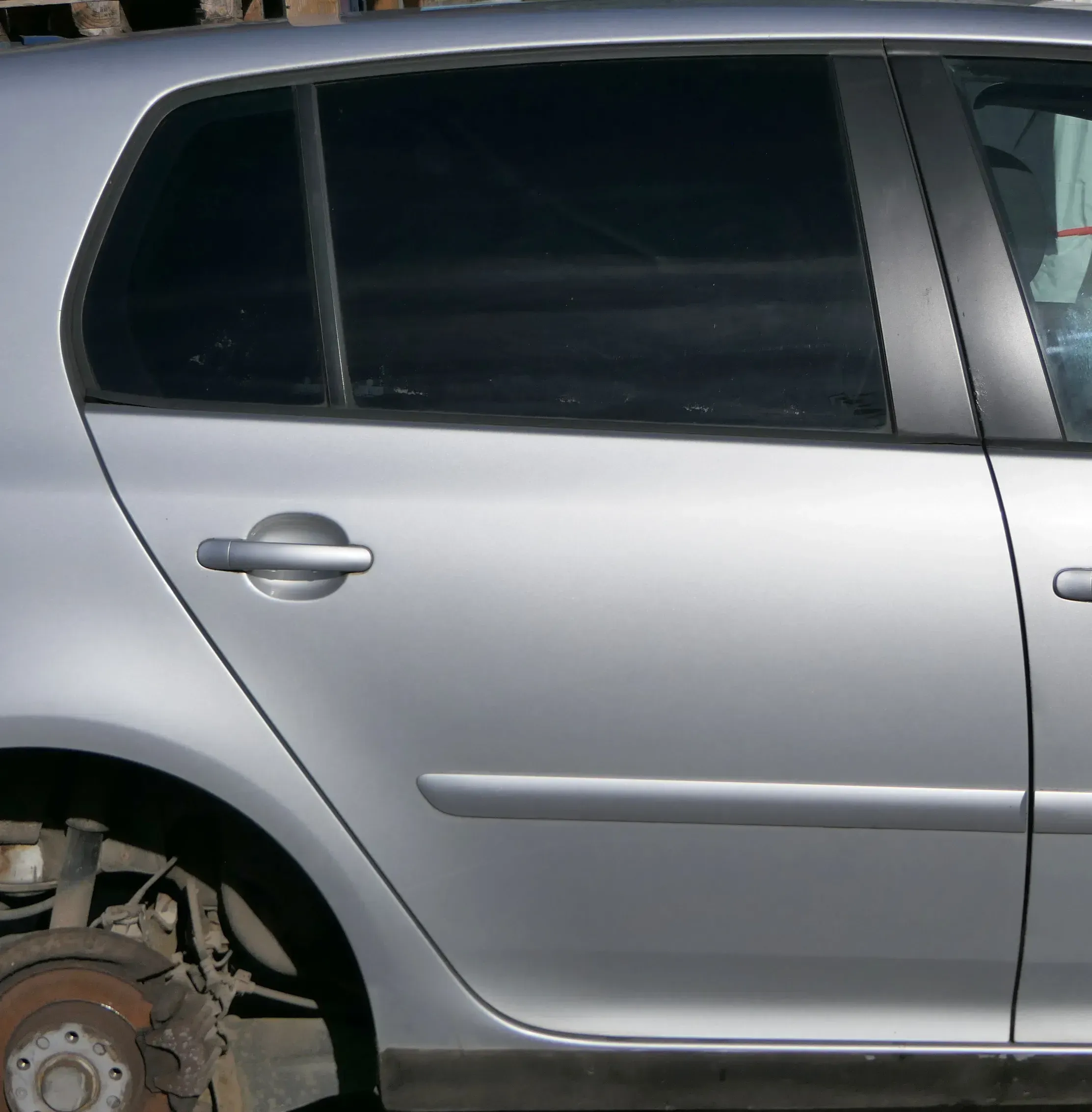 Golf 5 V 1K Tür Türrahmen hinten rechts 4/5-Türer grau silber LA7W -ohneAnbautei - Bild 1