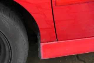 VW Polo 6N2 Kotflügel vorne links rot LP3G (bis auf den Schweller) - Bild 3
