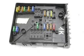 VW Golf 5 Touran Steuergerät Zentralelektrik Sicherungskasten 1K0937125 - Bild 1
