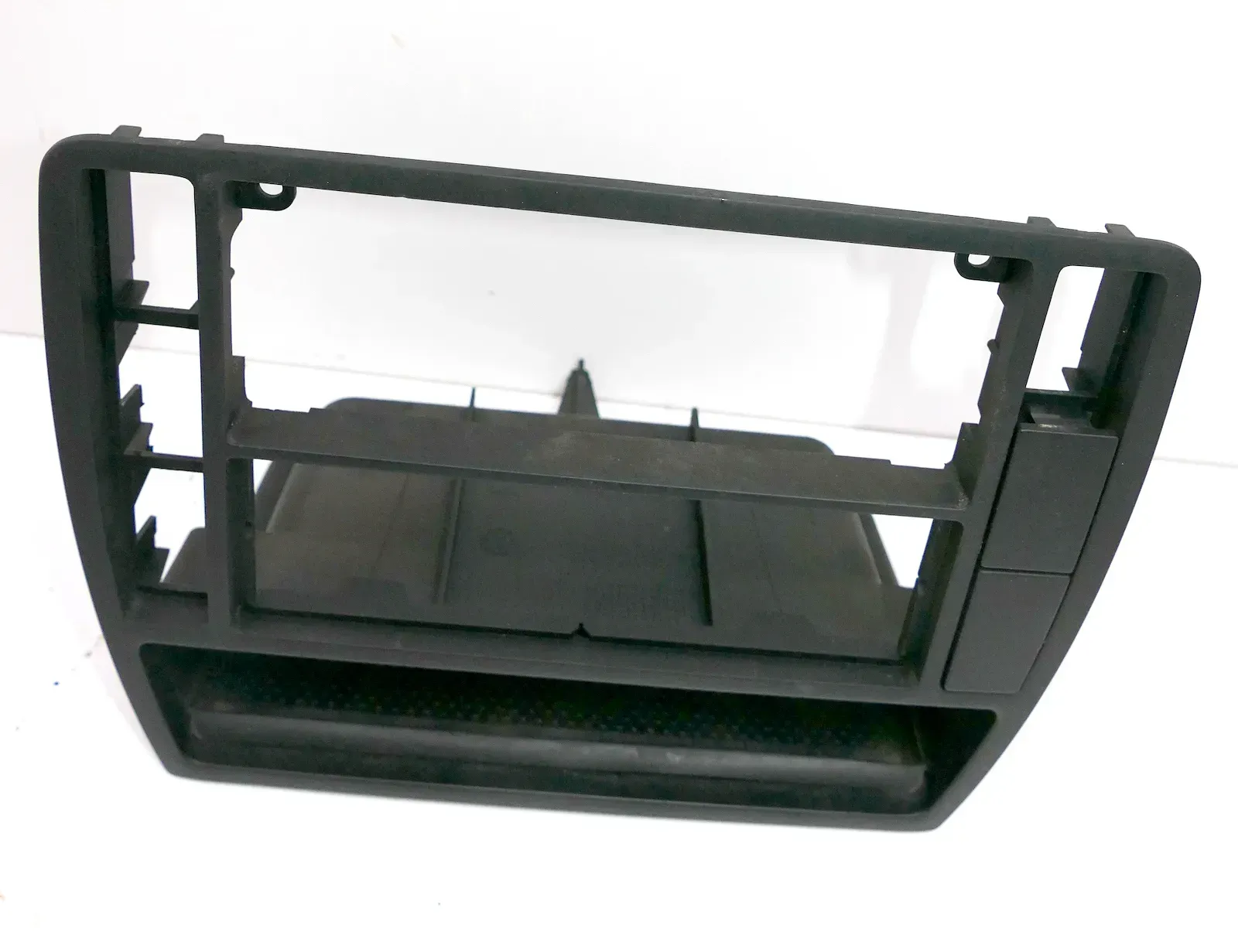 VW Passat 3B 3BG Mittelkonsole Verkleidung um Radio schwarz 3B0858069K / BR - Bild 1