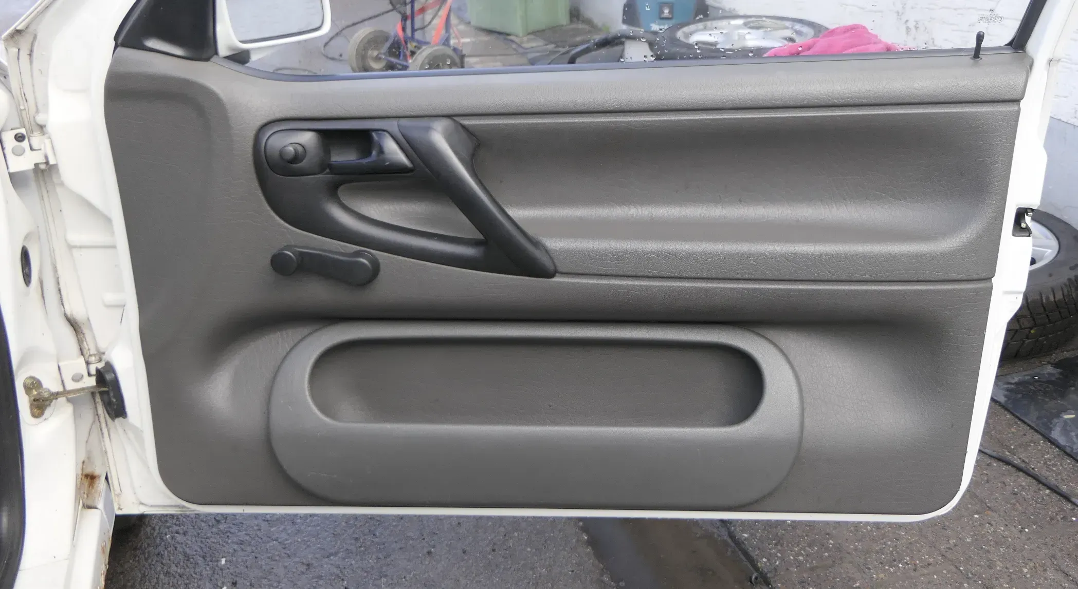 VW Polo 6N Türverkleidung Verkleidung Tür vorne rechts 2/3-Türer grau i - Bild 1