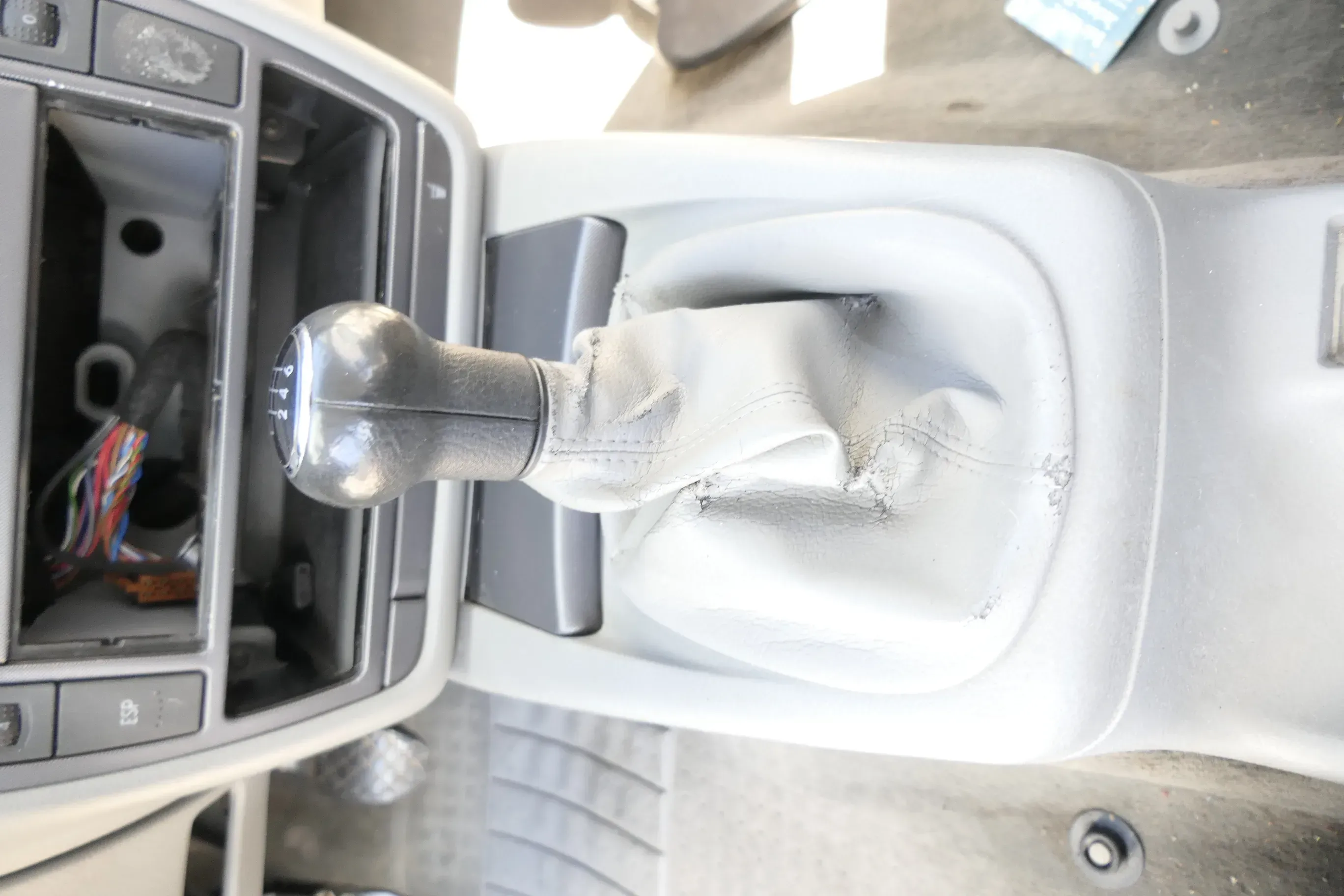 VW Passat 3B Mitteltunnel für Aschenbecher Verkleidung um Schaltknauf graau - Bild 1