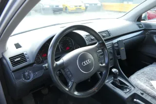 Audi A4 8E B6 Armaturenbrett Cockpit Amaturenbrett schwarz S-line ohne Airba - Bild 1