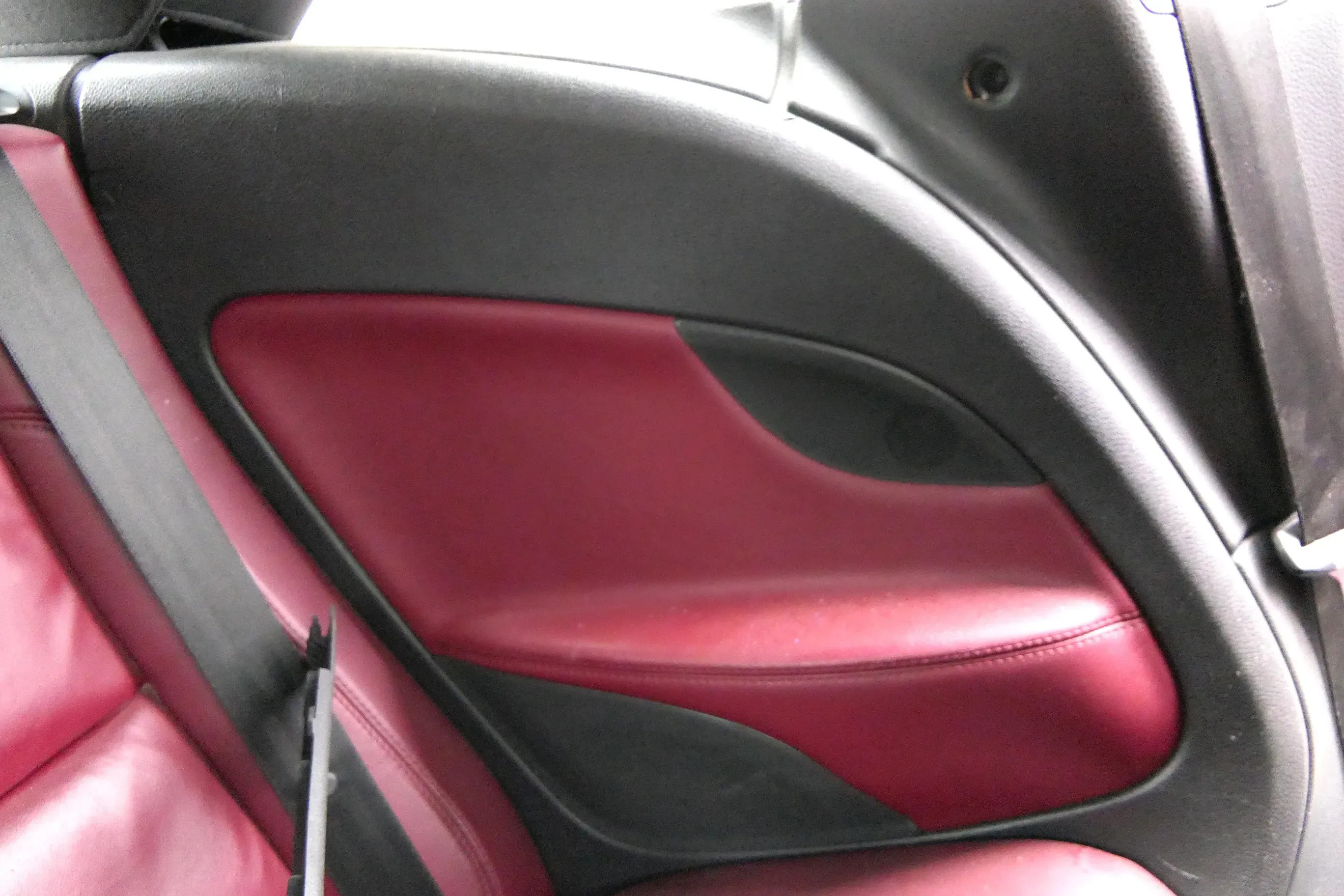 VW Eos 1F 1x Türverkleidung Verkleidung Seite hinten links Leder rot schwarz - Bild 1