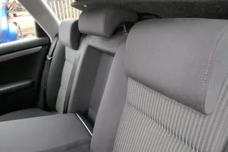 Audi A4 B6 B7 8E Sitz Rückbank Rücksitzbank hinten 3-Punkt-Gurt schwarz - Kopfst - Bild 3