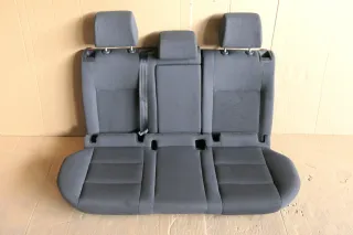 VW Golf 5 V Sitz Sitze hinten Rückbank Rücksitzbank 3 Punkt Gurt Lehne dunkel - Bild 1