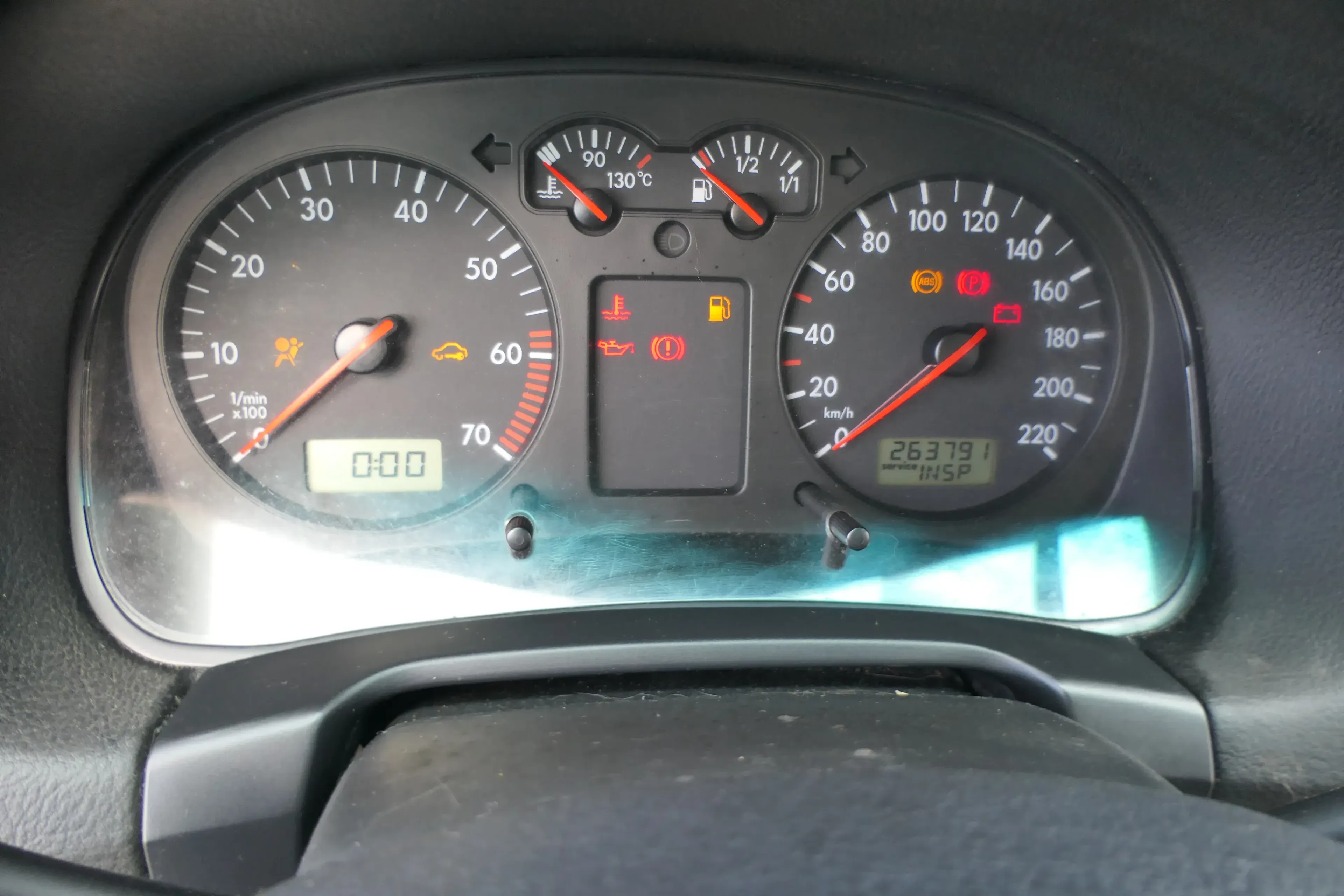 VW Golf 4 Tacho Tachometer Kombiinstrument 263.000km 1J0919861 1,4 16V 75PS 55kw - Bild 1