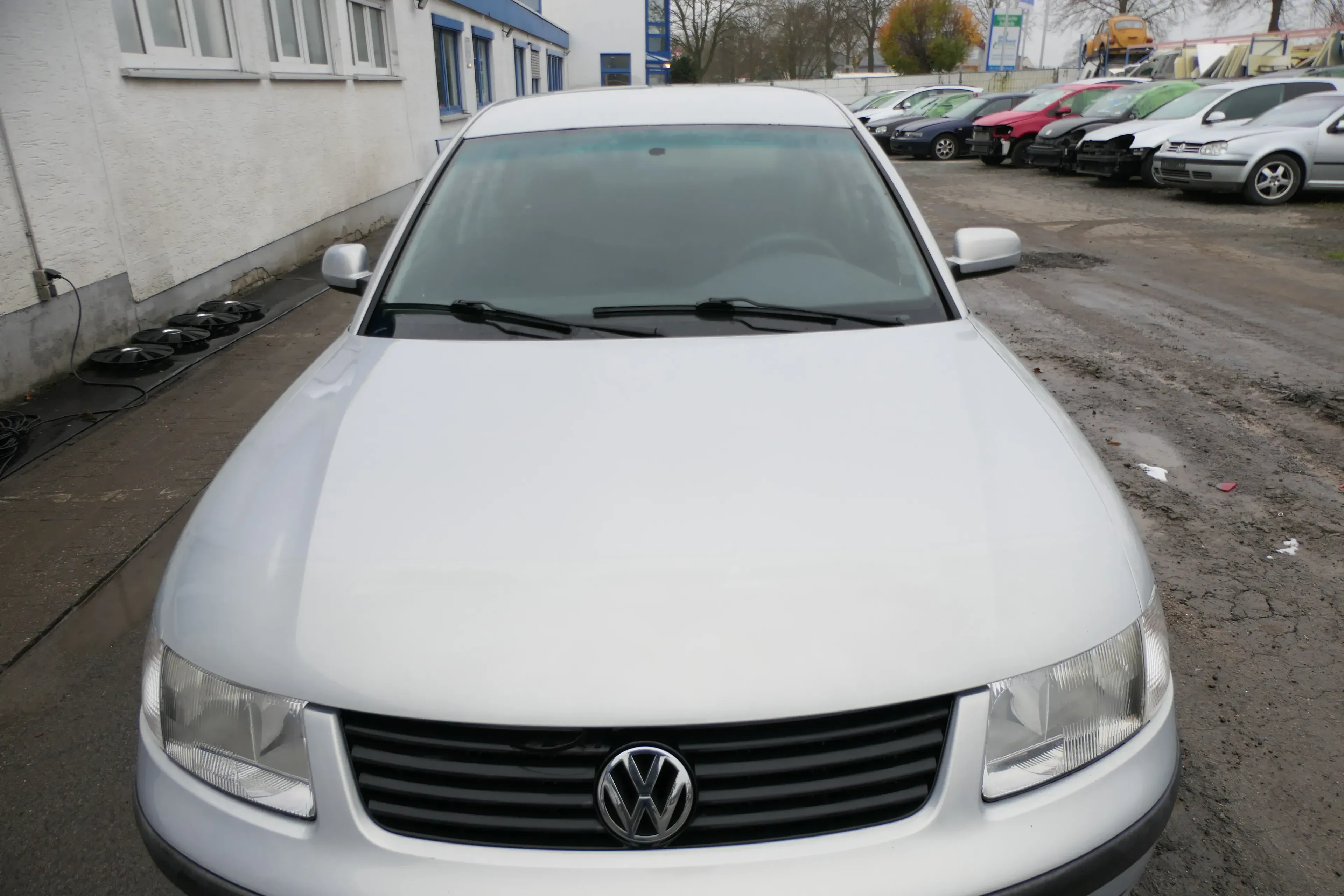 VW Passat 3B Motorhaube Klappe vorne vorn Haube silber grau LB7Z - Bild 1