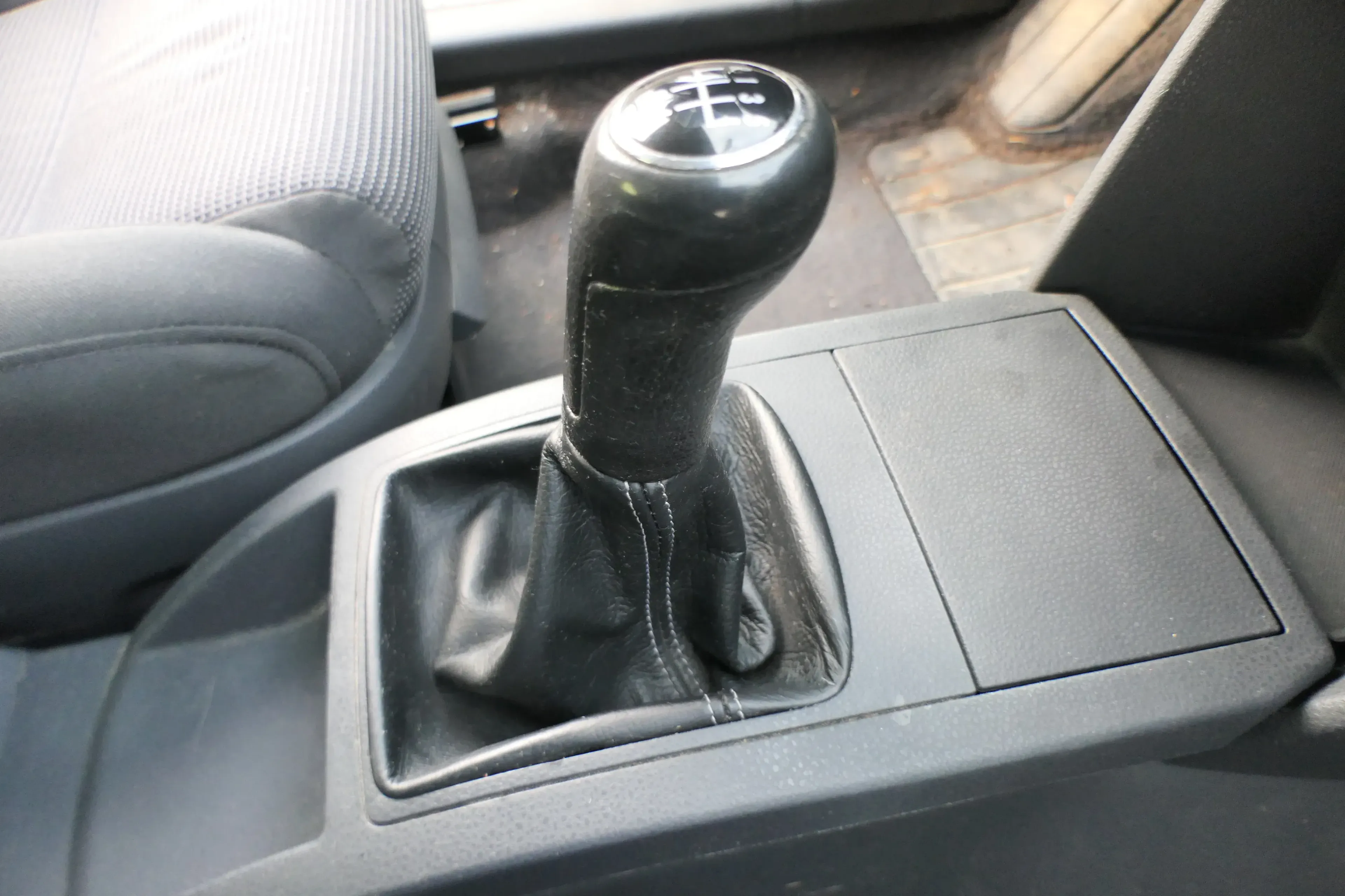 VW Polo 9N 9N3 Schaltknauf Schaltsack Schaltung Schaltknüppel Leder Kunstleder - Bild 1