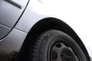 VW Lupo Kotflügel vorne rechts silber LA7W - Bild 2