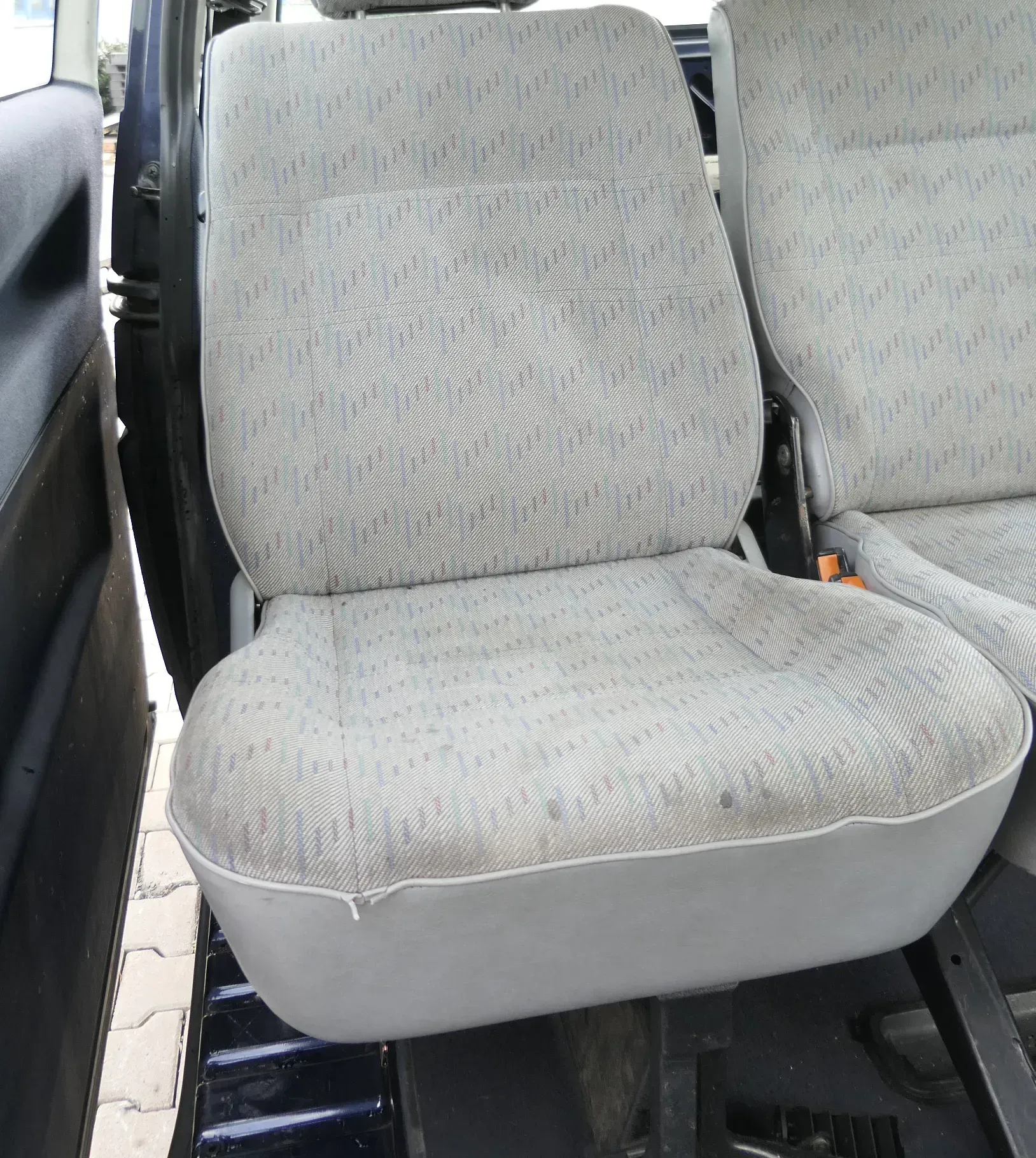 VW T4 Sitz hinten rechts 1. Reihe Lehne Rücksitz (Multivan Caravelle) Stoff - Bild 1