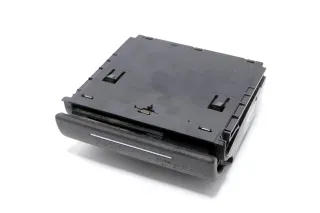 Audi A3 8L Aschenbecher Zigarettenanzünder vorne 8L0857951C  Facelift schwarz - Bild 1