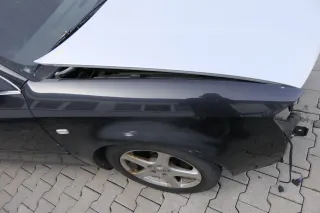 Audi A6 4B Kotflügel vorne rechts schwarz LZ9W (bis ca.Mitte 2001 passend  Delle - Bild 3