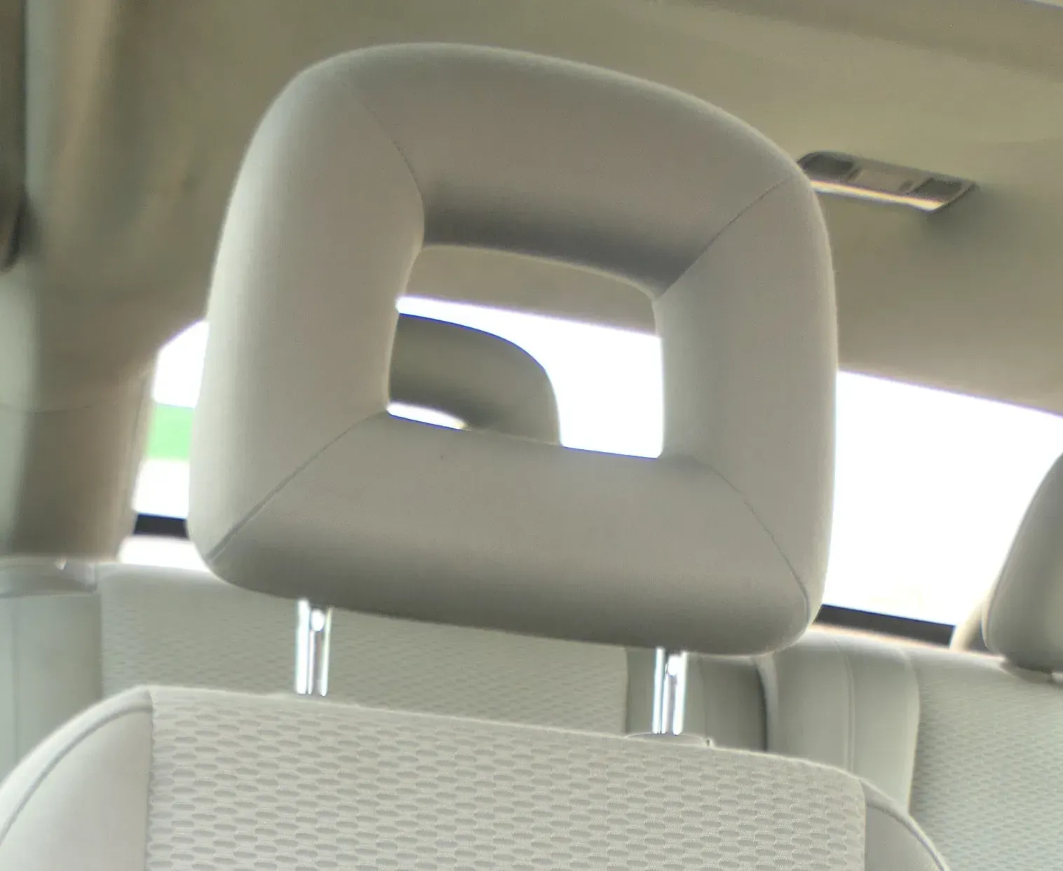 Audi A2 8Z Kopfstütze vorne swing dunkelgrau vorn - Bild 1