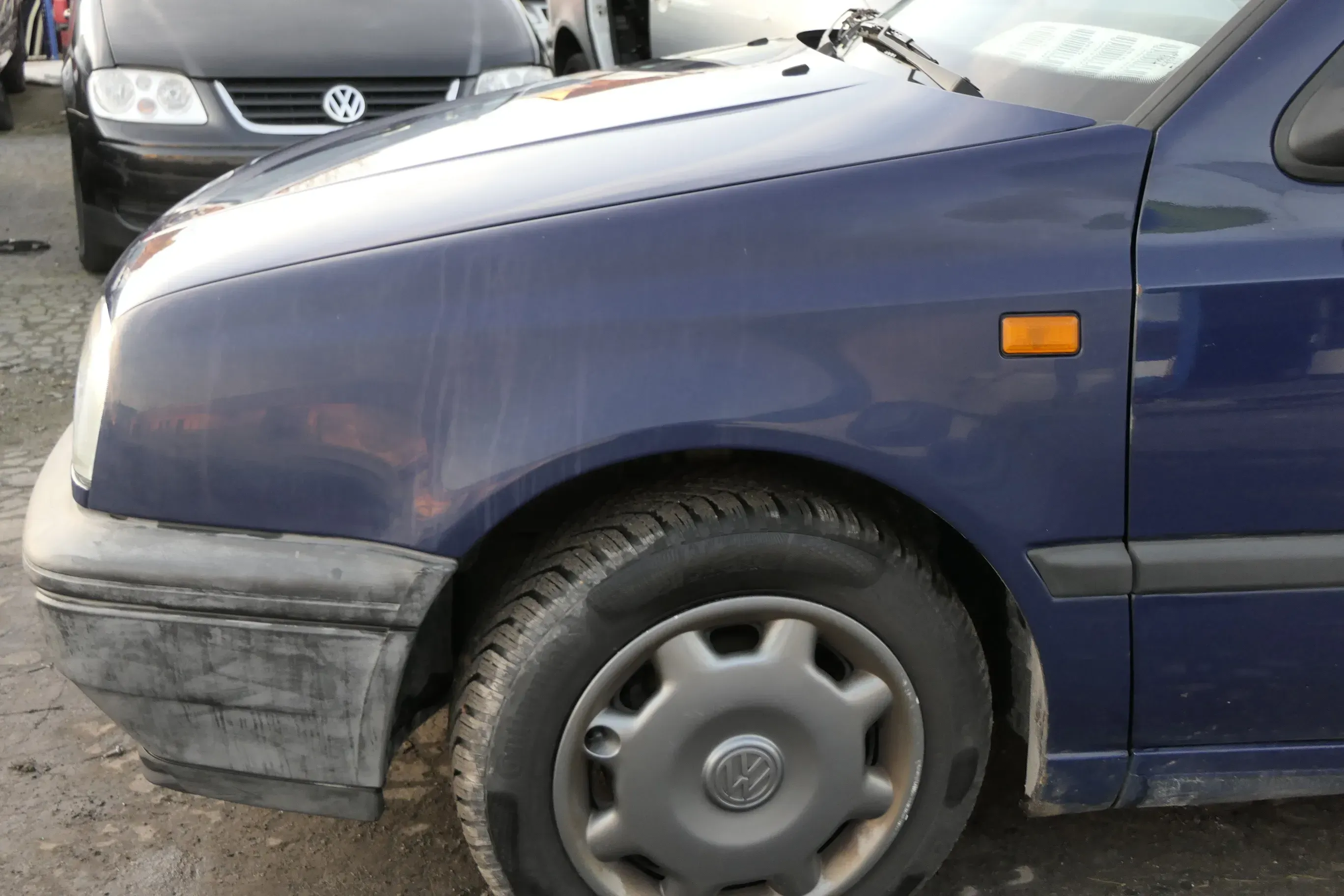 VW Golf 3 1H Kotflügel vorne links blau LA5E - Bild 1
