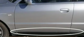 Audi A4 B5 NUR Zierleiste Leiste Abdeckung Tür vorne links unten schwarz - Bild 2