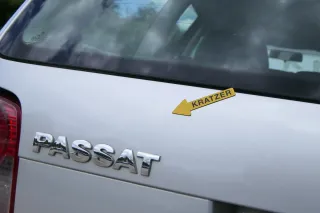 Passat 3BG Kombi Variant Heckklappe Klappe Kofferraumklappe silber LA7W Scheibe - Bild 6