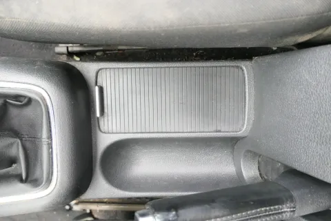 Golf Plus 5M Mittelkonsole Mitteltunnel um Schaltung Becherhalter schwarz