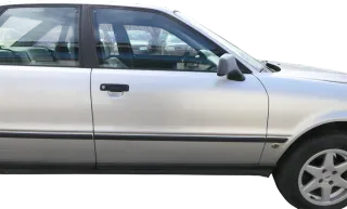 Audi 80 90 Tür vorne rechts Beifahrertür Rahmen Türblatt grau LY7T -ohne Anbaute - Bild 1