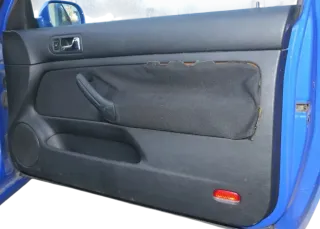 VW Golf 4 2/3-Türer Türverkleidung Verkleidung Tür vorne rechts schwarz Griff - Bild 3