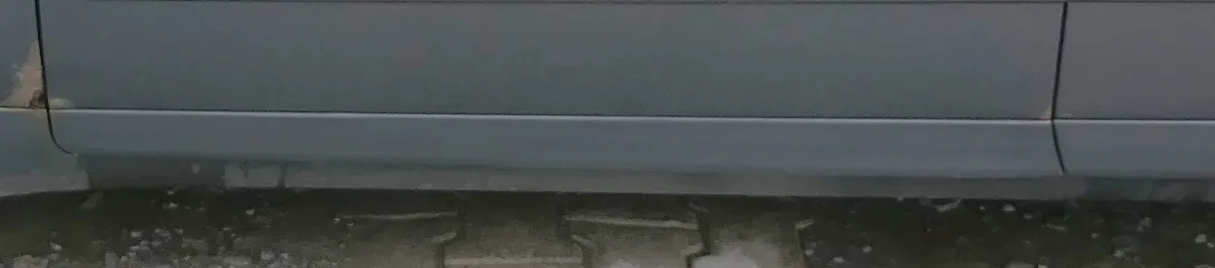 A4 B6 8E NUR Zierleiste Leiste Abdeckung Tür vorne links unten grau 8E0853959 - Bild 1