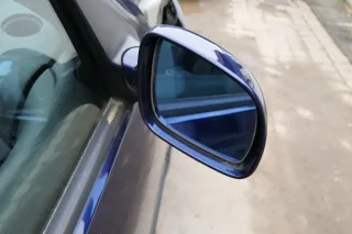 VW Golf 4 Bora elektrischer Spiegel vorne rechts Außenspiegel blau LB5N Glas - Bild 3