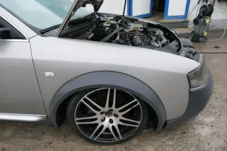 Audi A6 4Z Allroad Kotflügel vorne rechts grau + Leiste - Bild 1