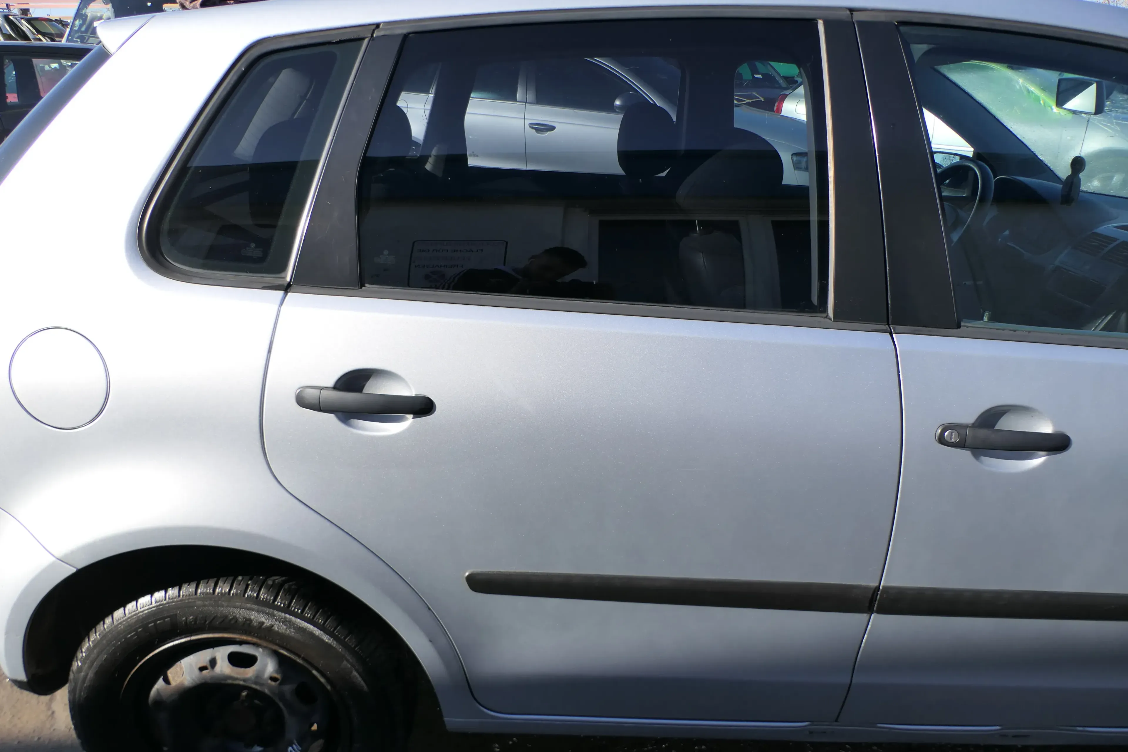 VW Polo 9N 9N3 Tür hinten rechts 4/5-Türer grau silber LA7W - ohne Anbauteile - Bild 1
