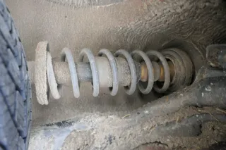 2x Polo 6N2  6NFederbein Feder Federn Stoßdämpfer links + rechts - hinten - Bild 2