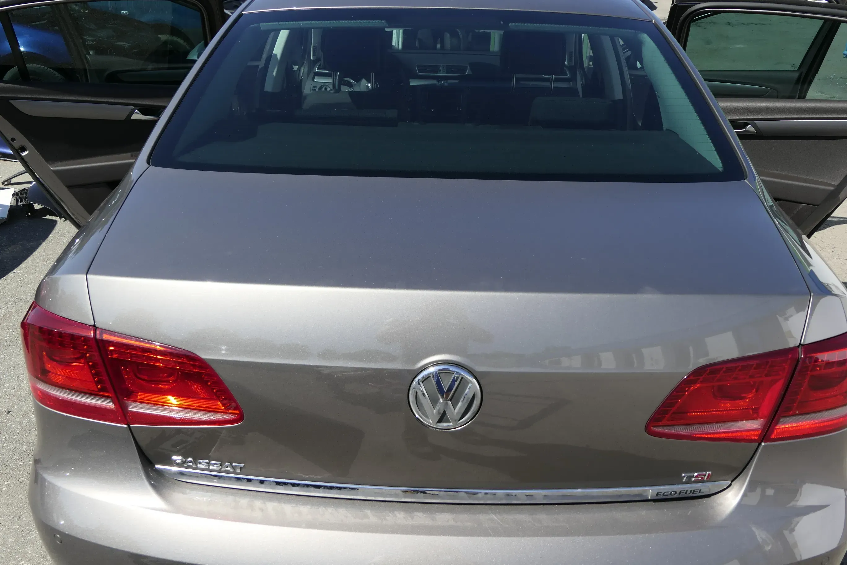 VW Passat 3C B7 Limousine Stufenheck Heckklappe Klappe braun LA8X kaschmirbraun - Bild 1